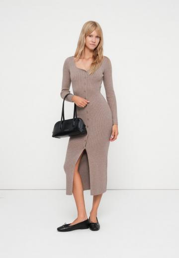 Вязаное платье