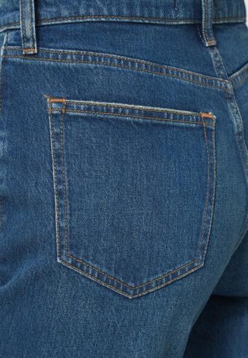 Прямые джинсы