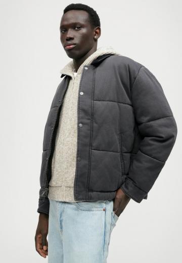 Зимняя куртка