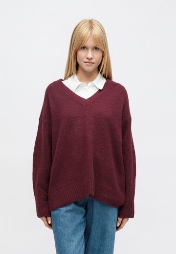 Пуловер с вырезом V