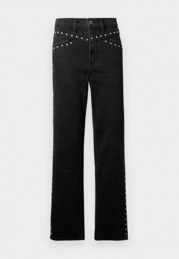 Прямые джинсы