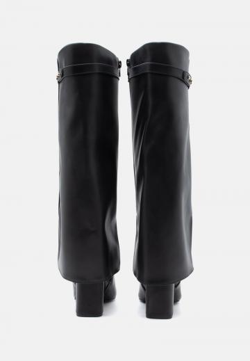 Высокие сапоги