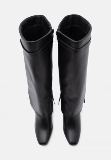 Высокие сапоги