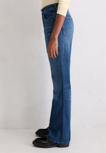 Клешеные джинсы