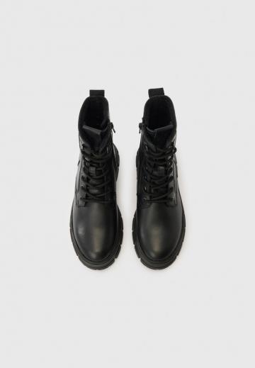 Зимние ботинки