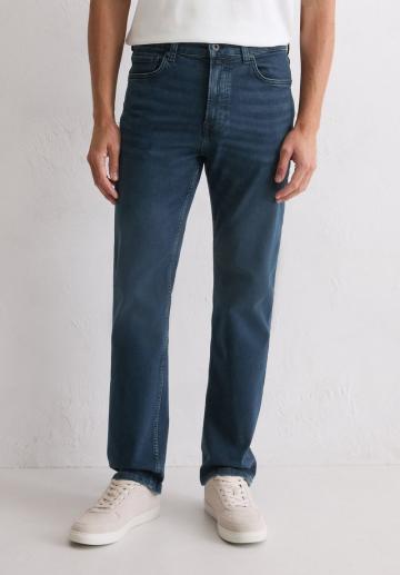 Прямые джинсы