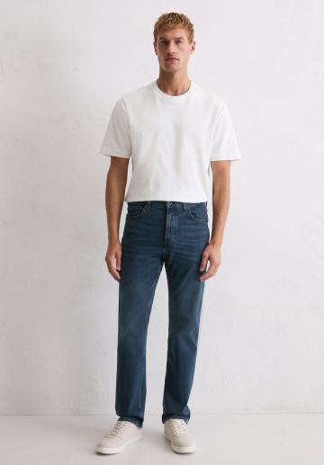 Прямые джинсы