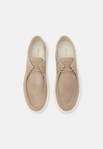 Ботинки на шнуровке