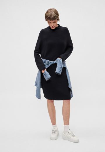 Вязаное платье