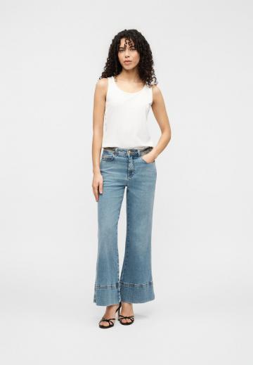 Клешеные джинсы