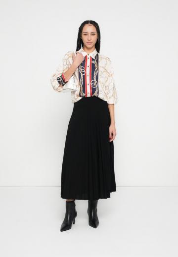 Атласная блузка