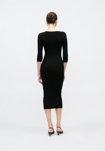 Вязаное платье