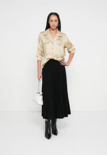 Атласная блузка