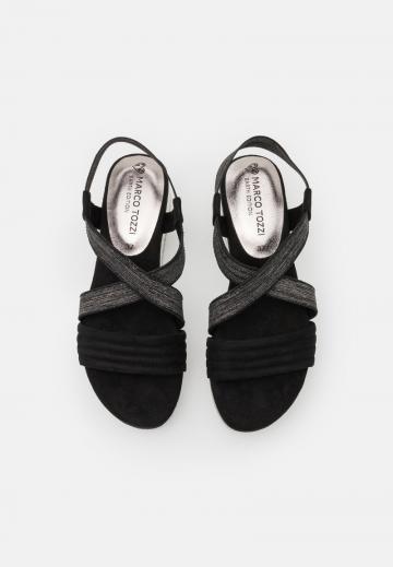 Босоножки на танкетке