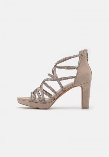 Босоножки на платформе