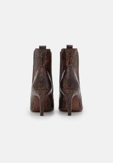 Полусапожки на высоком каблуке