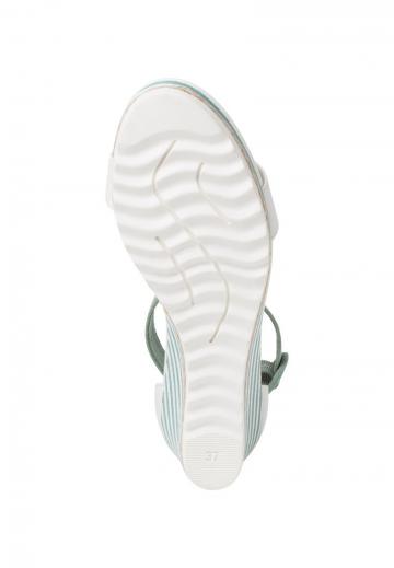 Босоножки на танкетке