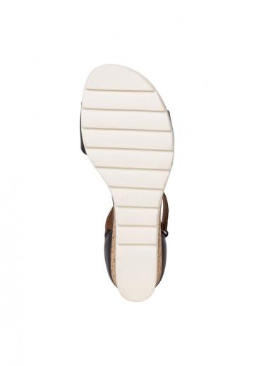 Босоножки на танкетке