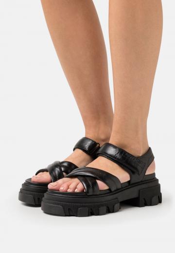 Босоножки на платформе