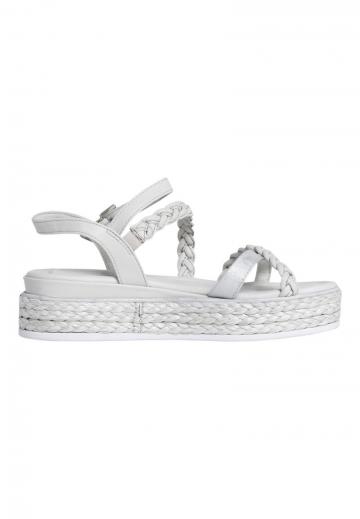 Босоножки на танкетке