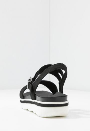 Босоножки на платформе