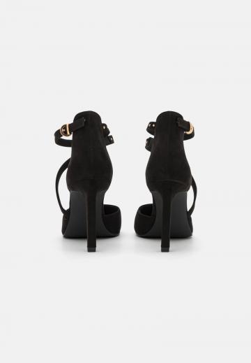 Туфли с ремешком