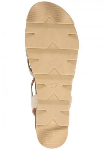 Босоножки на танкетке