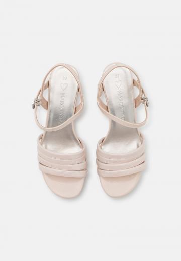 Босоножки на платформе