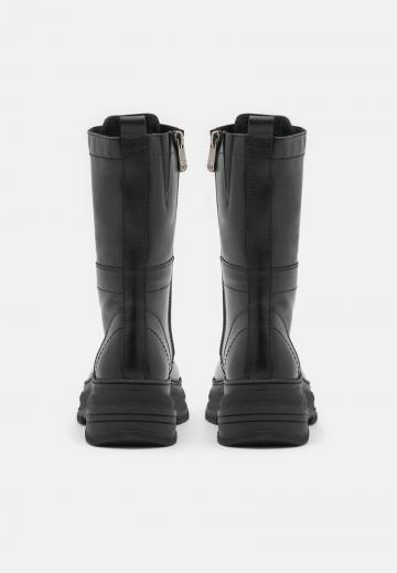 Сапоги на шнуровке