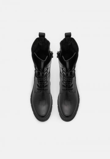 Сапоги на шнуровке