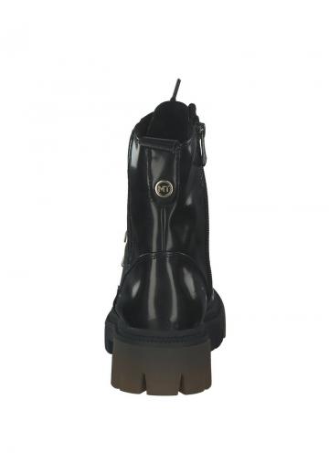 Ботинки на шнуровке