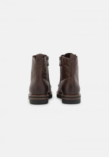 Ботинки на шнуровке