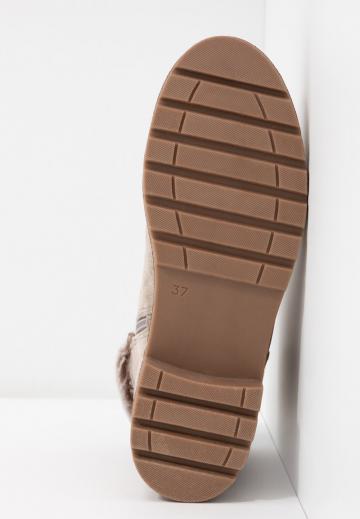 Зимние ботинки