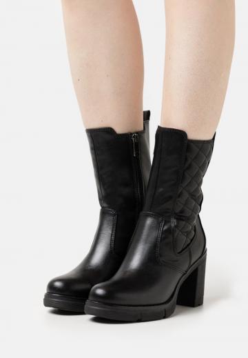 Полусапожки на высоком каблуке