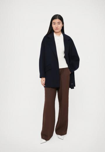 Шерстяное пальто