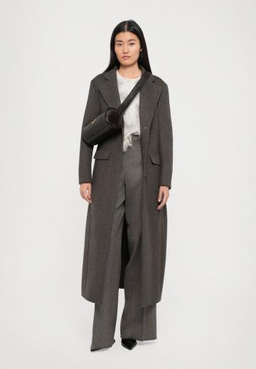 Шерстяное пальто