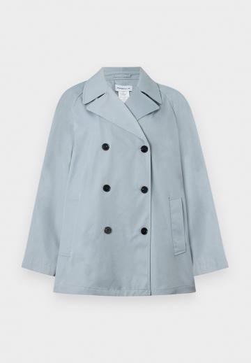 Короткое пальто