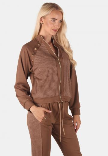 Спортивная куртка