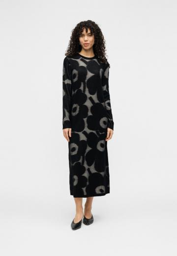 Вязаное платье