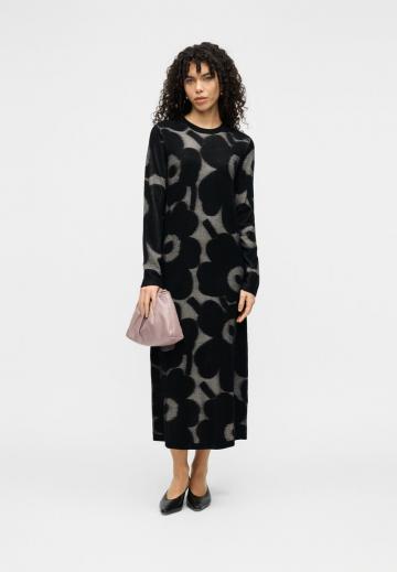 Вязаное платье