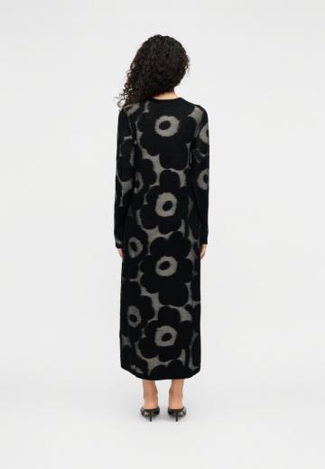 Вязаное платье