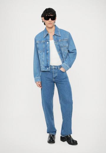 Прямые джинсы