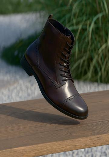 Ботинки на шнуровке