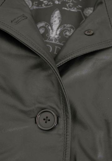 Короткое пальто