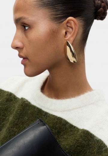 Пуловер в полоску