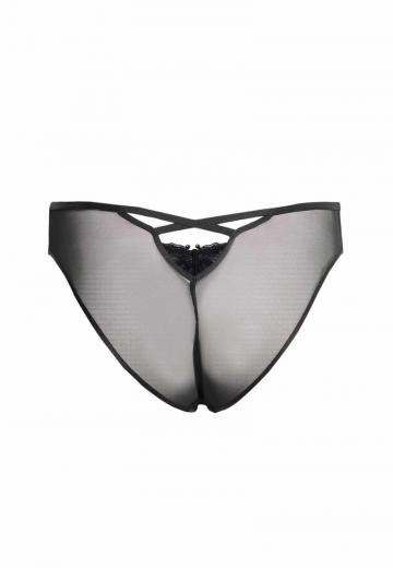 Трусы на бедрах