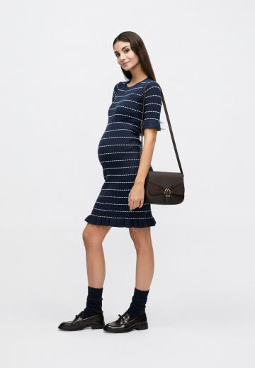 Вязаное платье