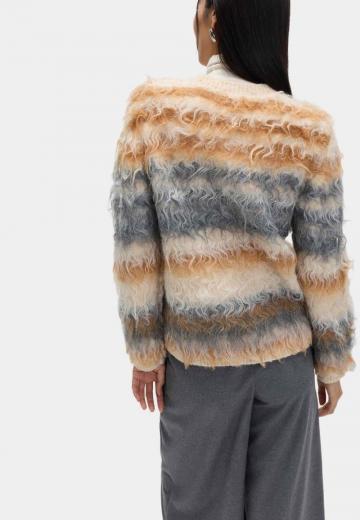 Пуловер в полоску