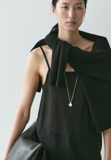 Топ на бретельках