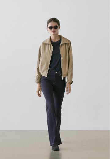 Клешеные джинсы